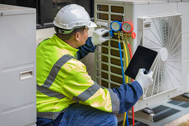 Professional Hvac technician working in Buchanan Dam, TX